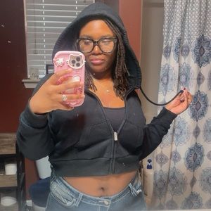 Meet your Posher, Laila